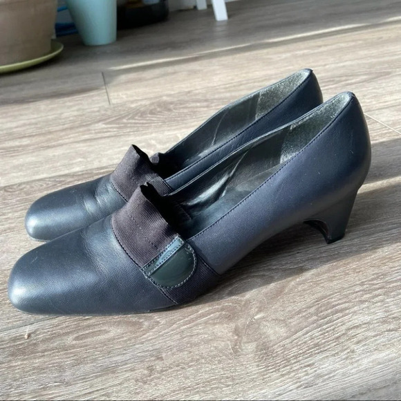 Trotters Women's Beth Pump in Navy Kid - Picture 3 of 14